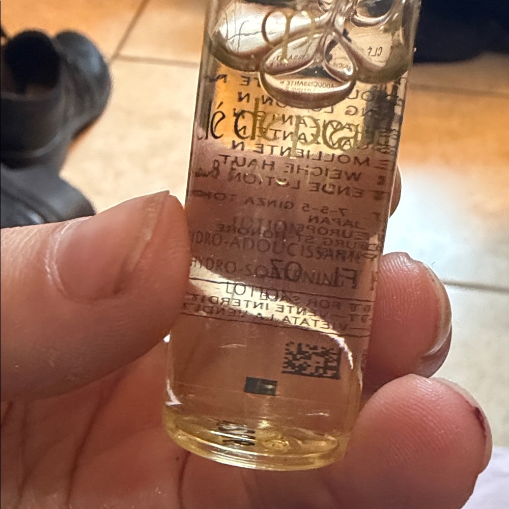 De de peau Golden Facial lotion Sample Bottle - Nourishing Skin Elixir
